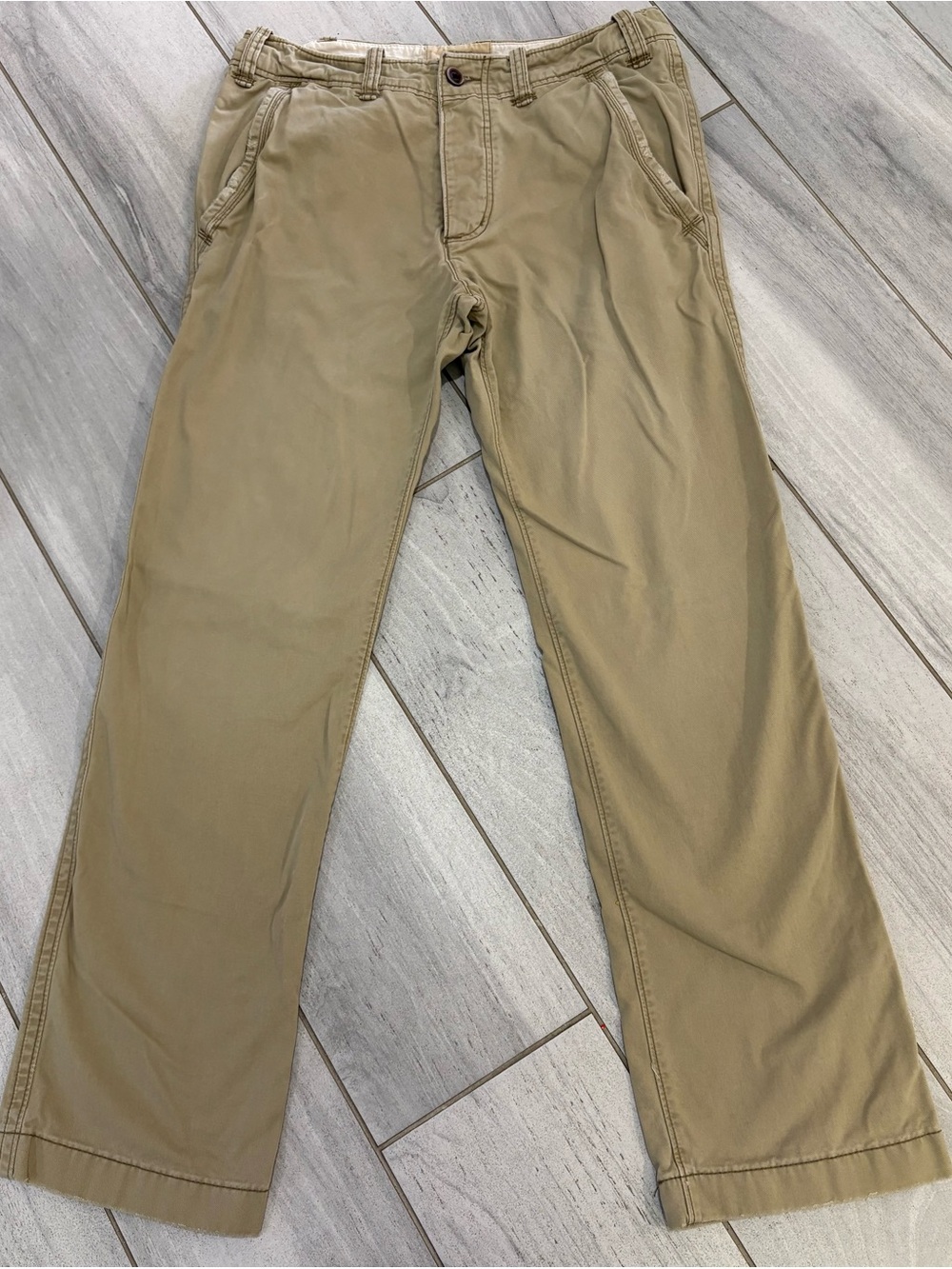 Hollister Men's Chinos in Khaki Tan